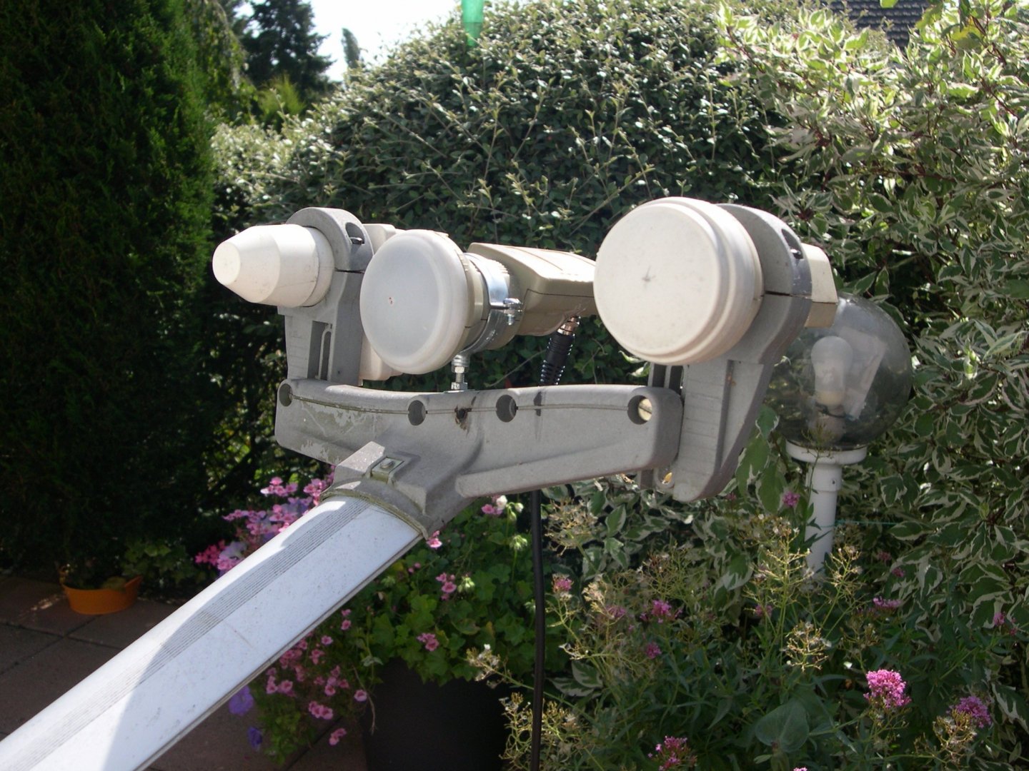 g4-multisat-visiosat-configuration-test-eutelsat-5-fransat-hd-dans-axe-14-db-cn_imagesia-com_bv0f.jpg