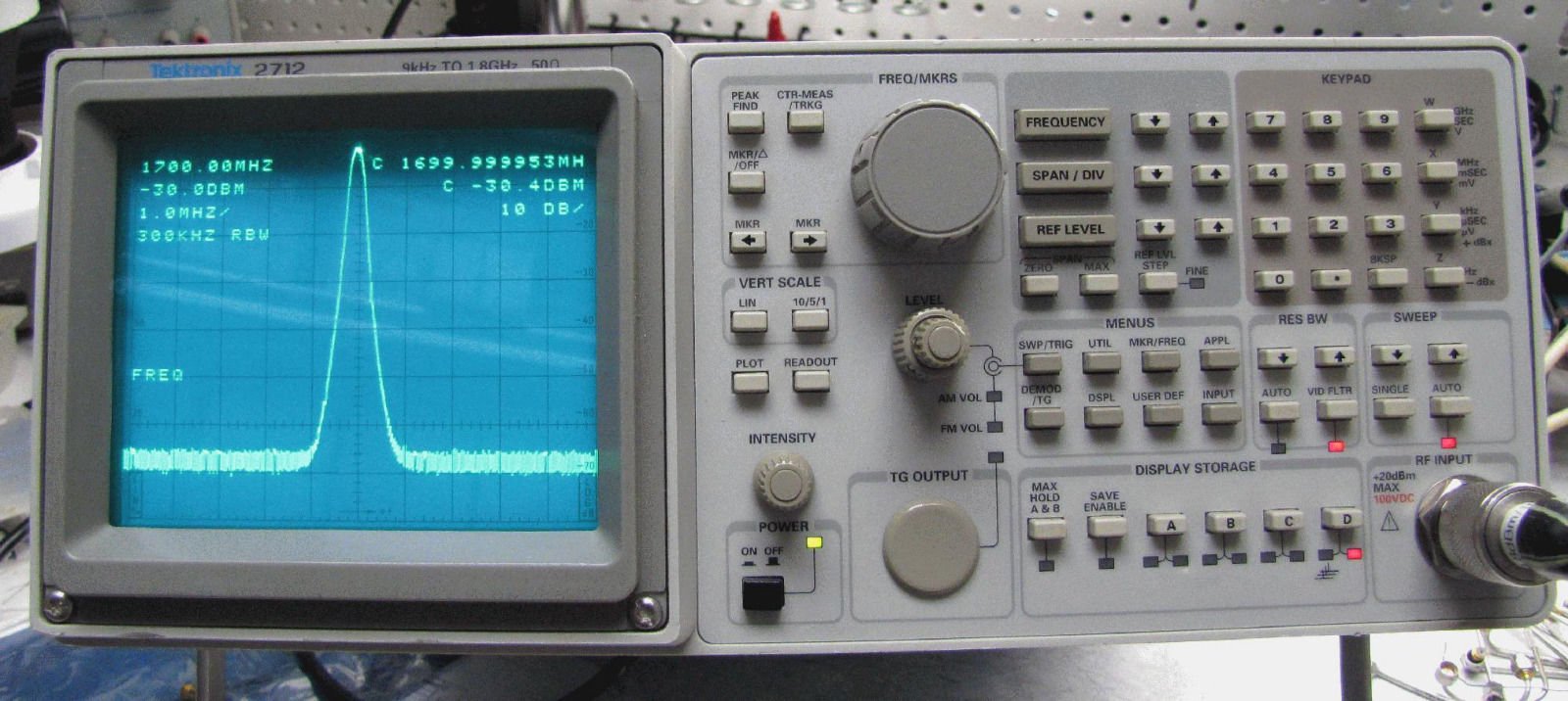 Tek_2712_display.jpg.769ee89a8a735378b9d71c550e0d8f7d.jpg