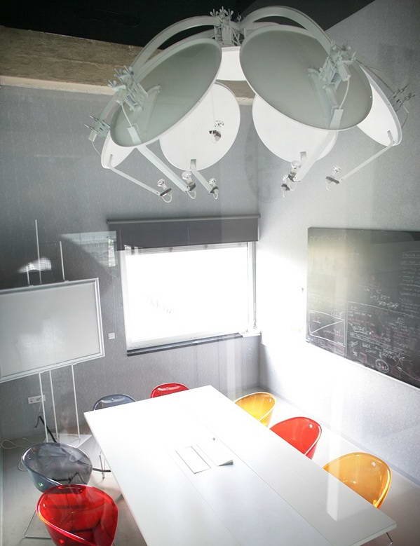 1025231100_paraboolverlichting2.jpg.2de86301aaa7918b6fbf771475f49e18.jpg