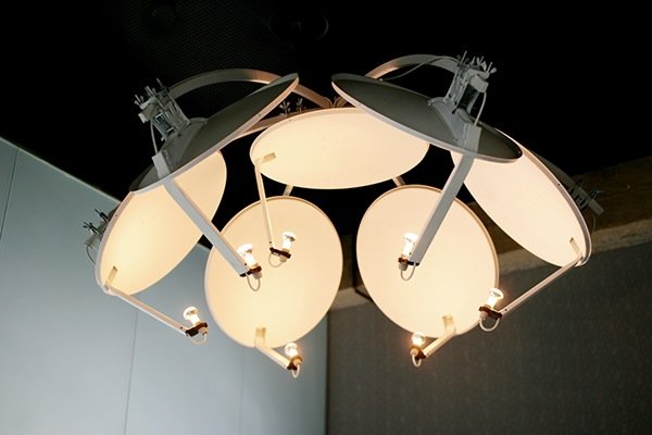 253633851_paraboolverlichting1.jpg.32fa68cdefe87ac0db7b45426ec9107f.jpg