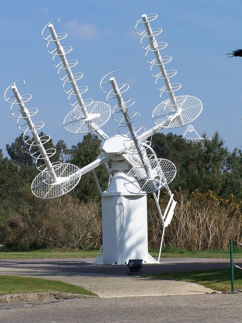 195989976_gestacktehelicalantenne.thumb.JPG.1759b4a18df7af40952903efef4cef3e.JPG