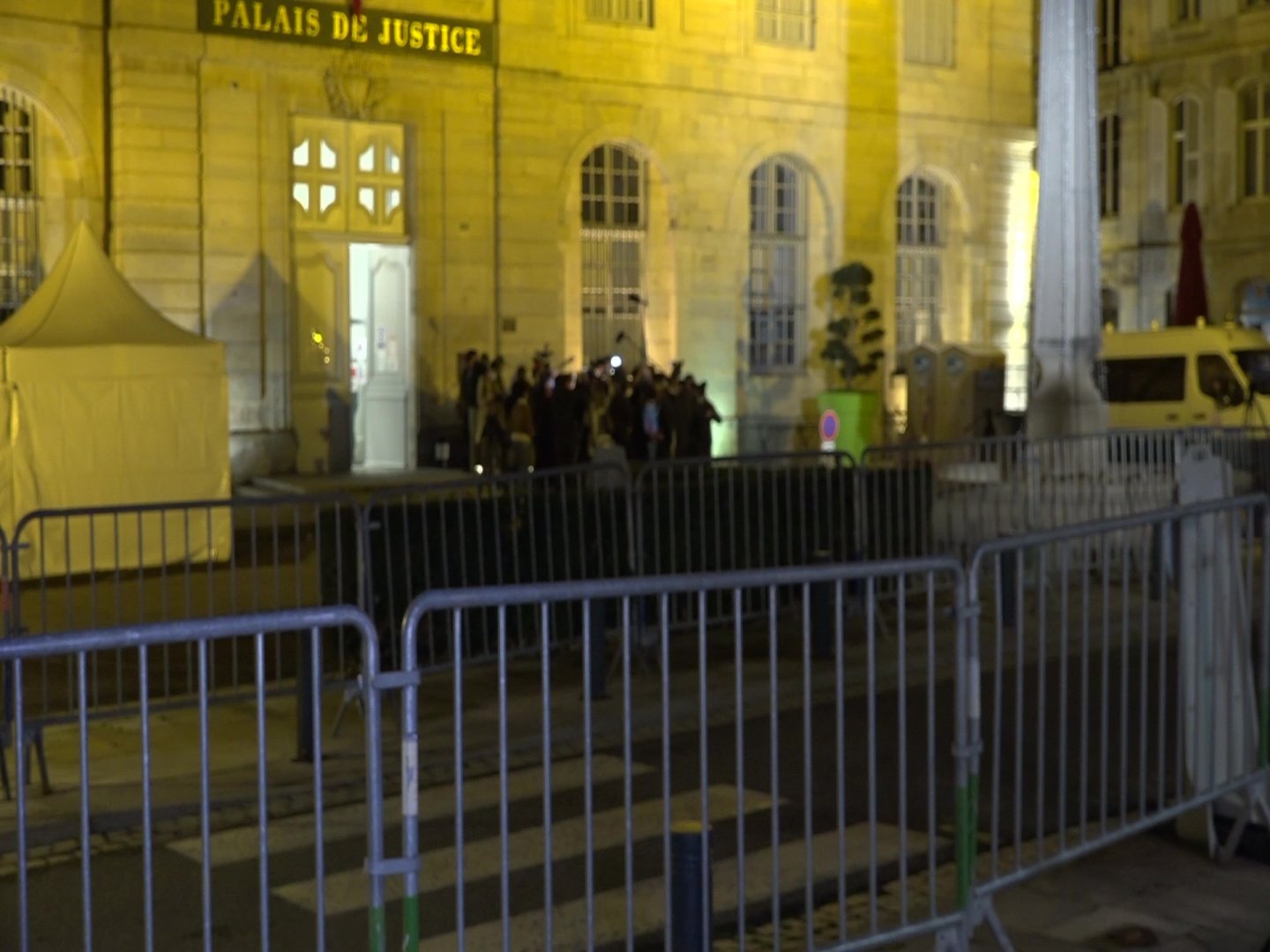 vlcsnap-2020-11-18-20h02m18s666.jpg
