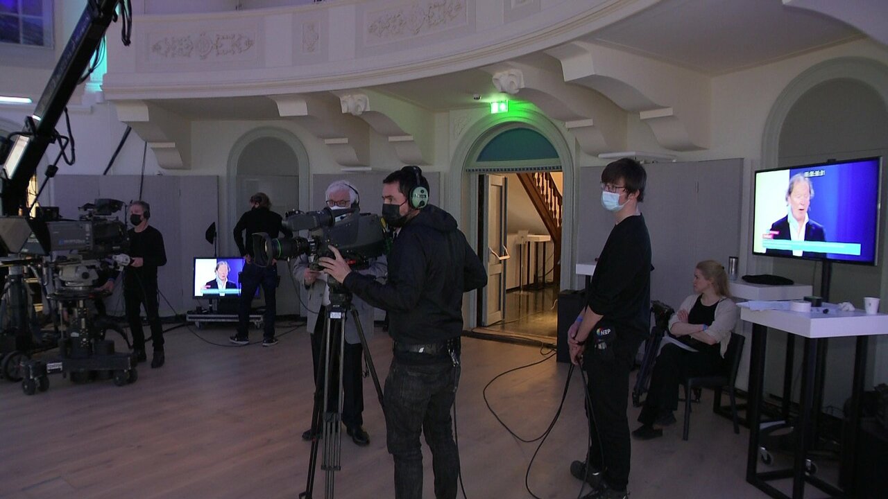 vlcsnap-2021-02-28-19h04m05s495.jpg
