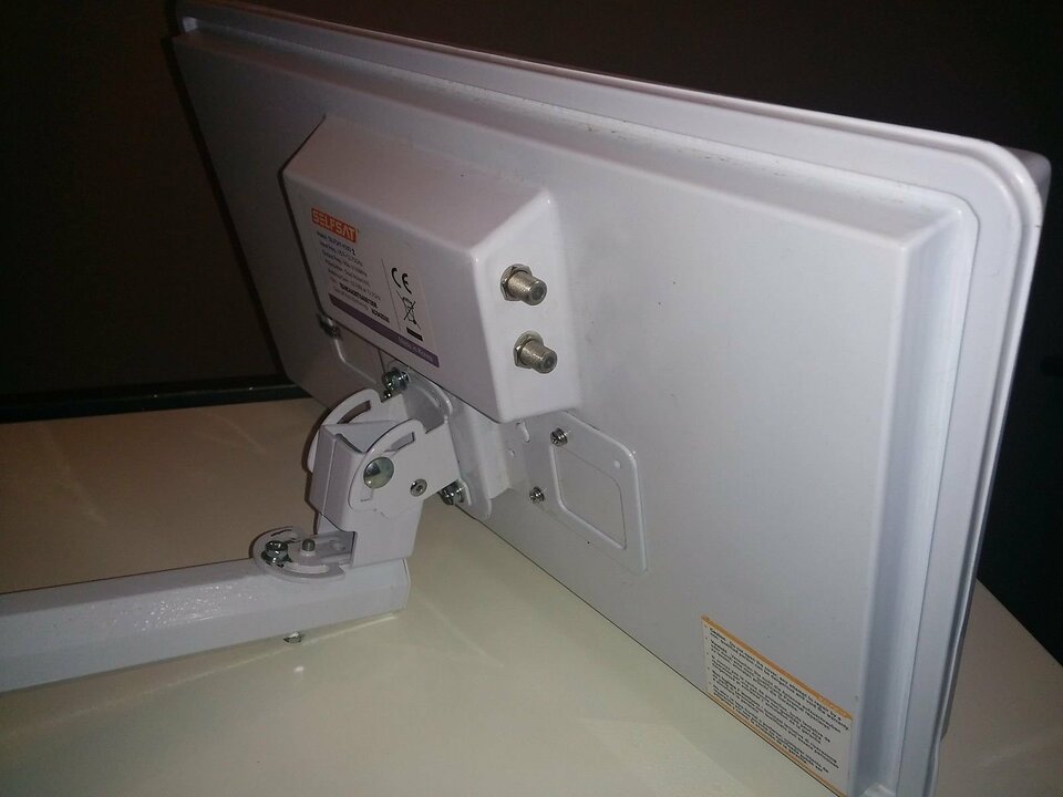 Selfsat H30D.jpg