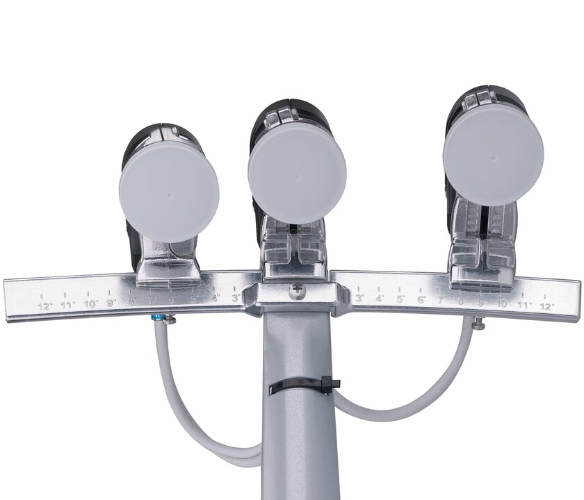 12306_dur-line-multi-select-2h2-multifeederweiterung_frontal-lnbs.jpg