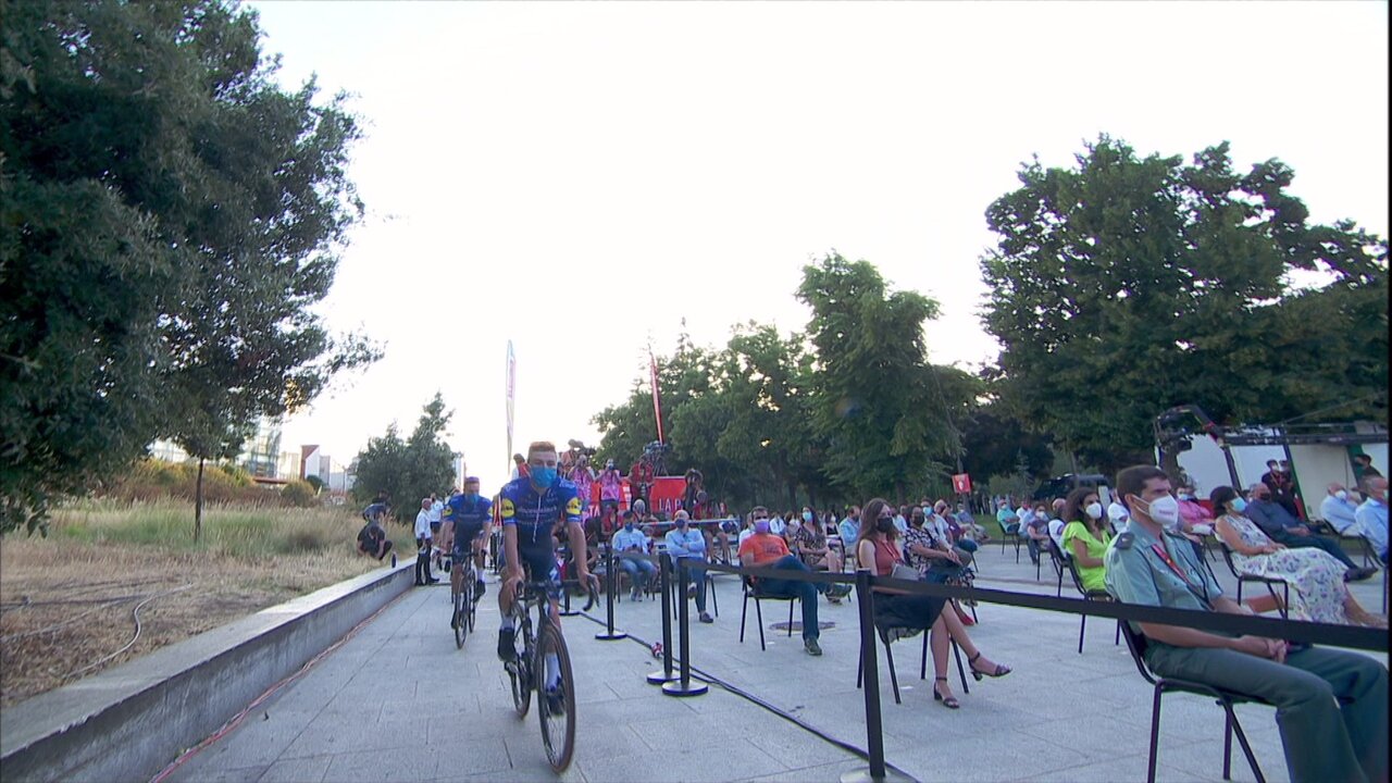 vlcsnap-2021-08-12-21h00m53s123.jpg