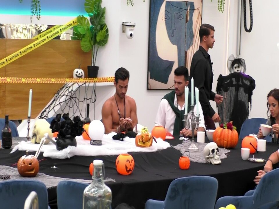 vlcsnap-2021-10-31-22h31m54s020.jpg