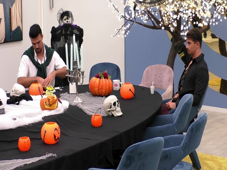 vlcsnap-2021-10-31-22h33m34s803.jpg