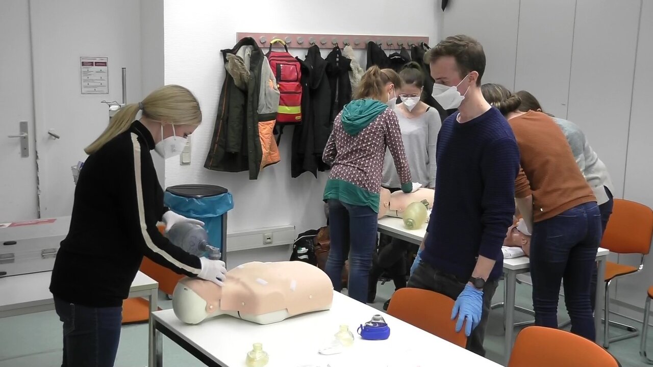 vlcsnap-2022-02-23-19h29m52s201.jpg