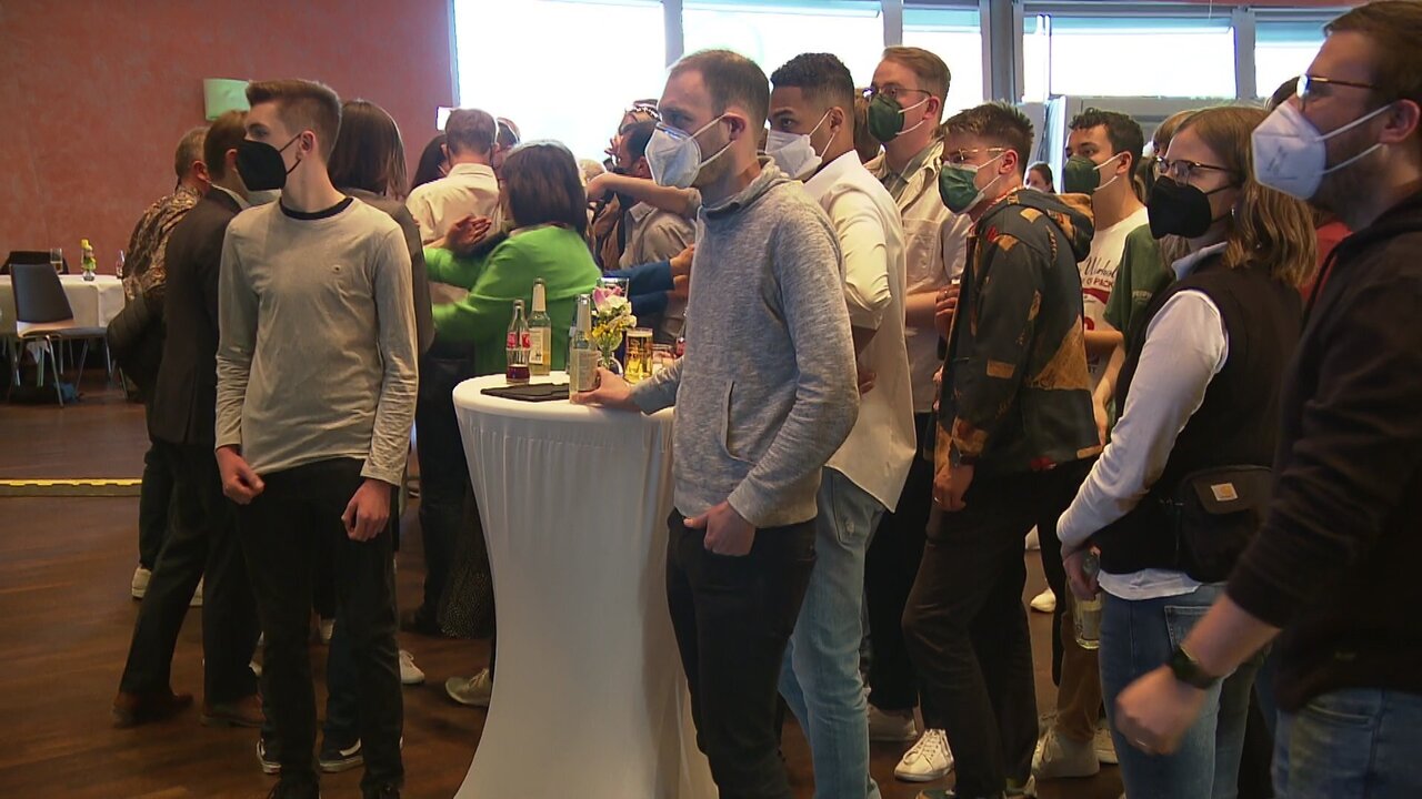vlcsnap-2022-03-27-18h24m02s728.jpg