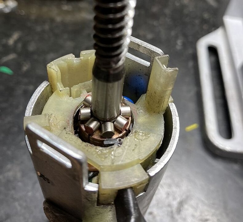 8mag.jpg