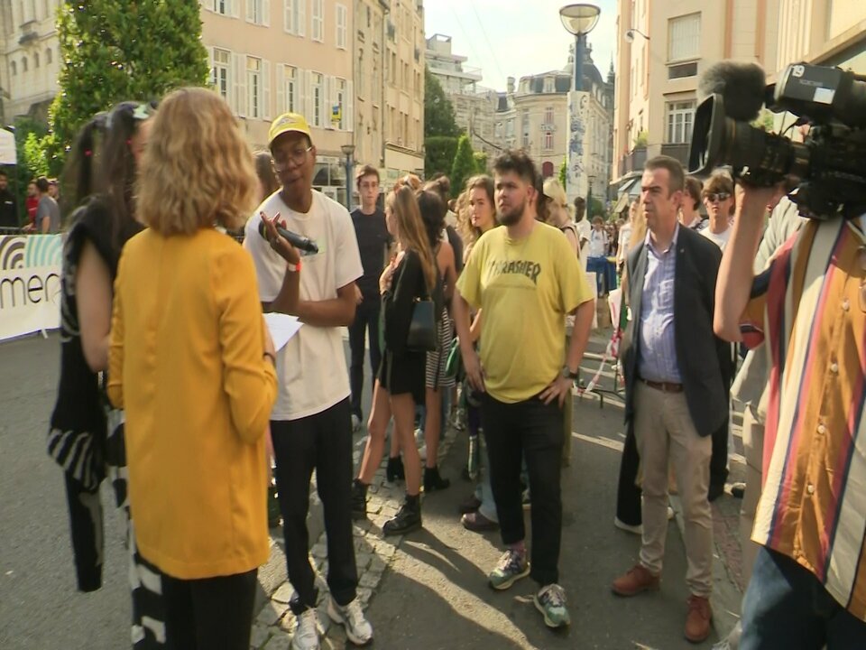 vlcsnap-2022-06-21-19h03m23s351.jpg