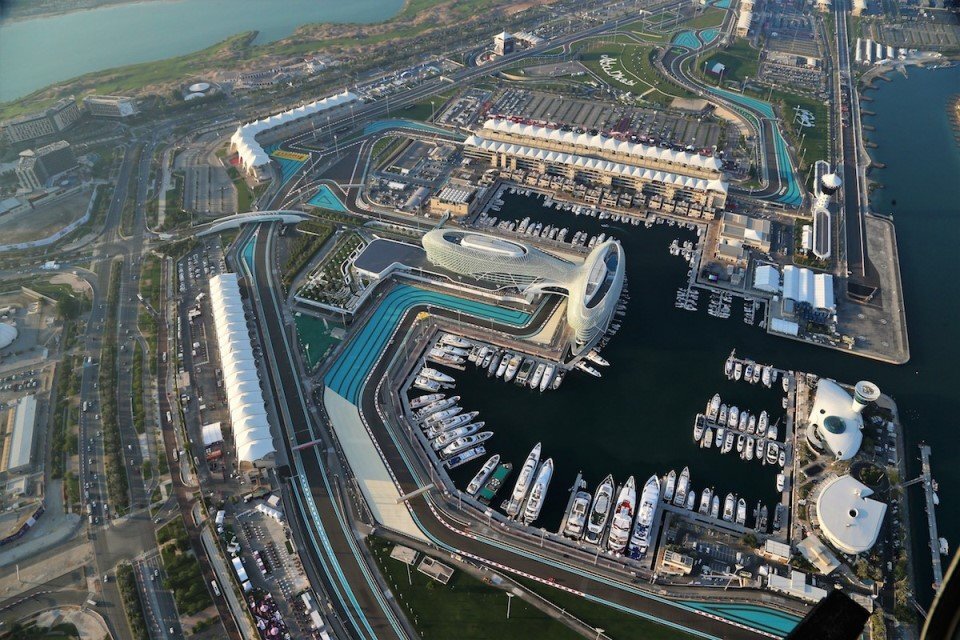 857215884_AbuDhabicircuit.JPG.999ae509705d12b35eff81def3f6a88c.JPG