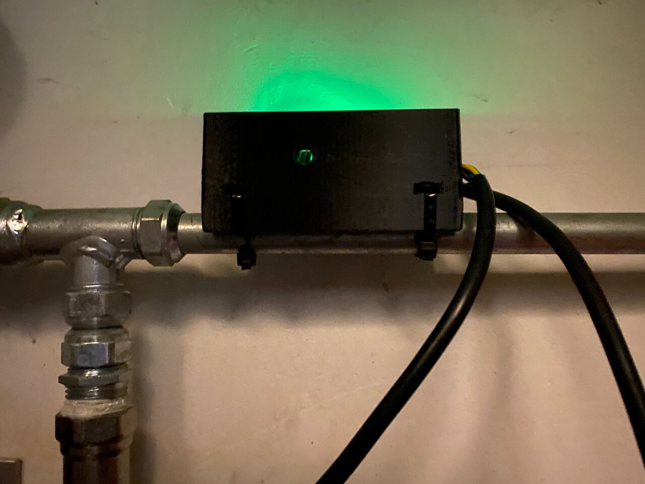 ET-PS01-220925-1_on_heating_pipe.JPG
