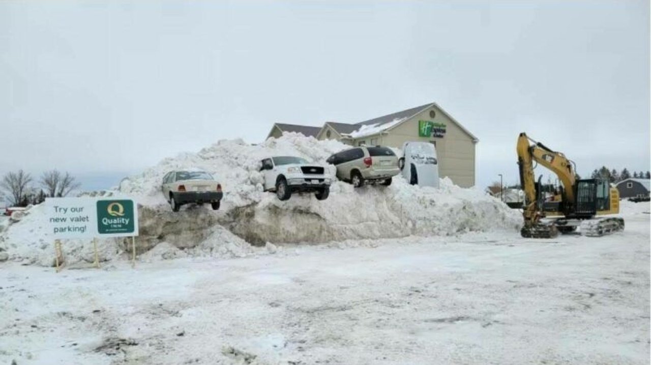 Parking.thumb.jpg.0d49334c25080356795da7614e1849ae.jpg