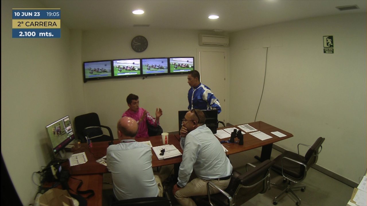 vlcsnap-2023-06-10-19h32m54s263.jpg