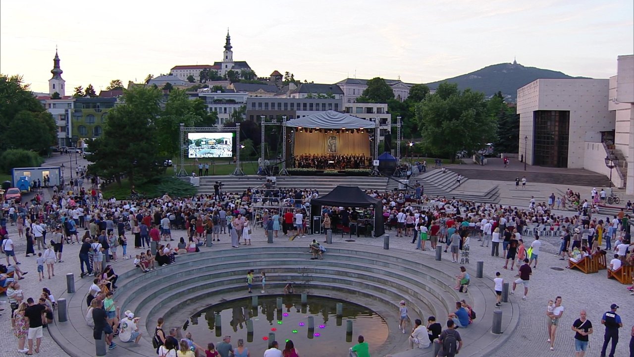 vlcsnap-2023-07-04-20h55m17s644.jpg