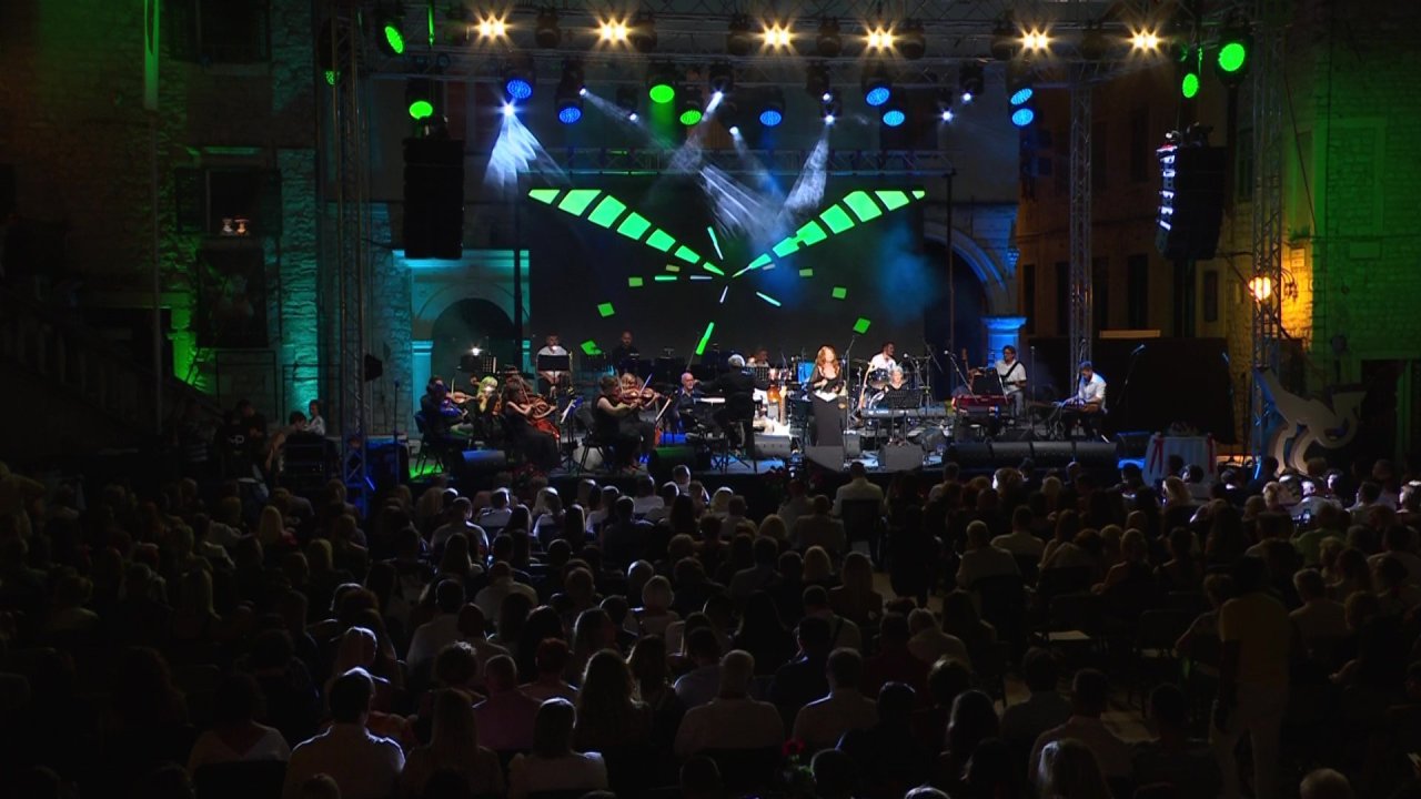 vlcsnap-2023-08-19-22h46m51s560.jpg