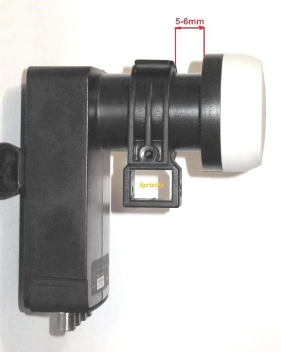 Inverto Black Ultra quad met Triax rail klem.JPG