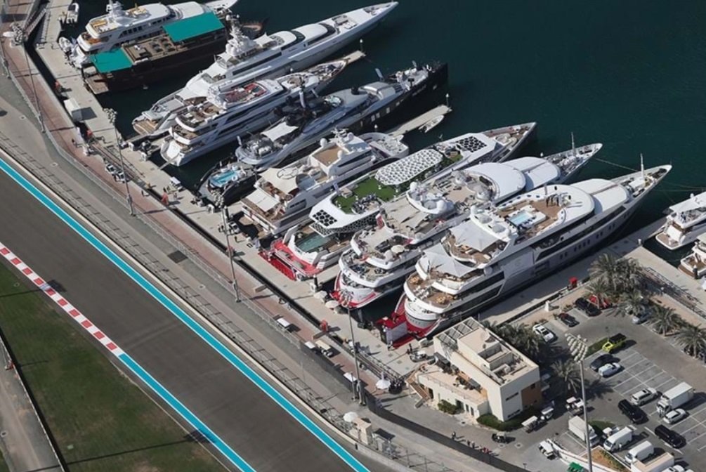 YasMarinaCircuit.jpg.c8c649e22d50530c84290e61f6959144.jpg