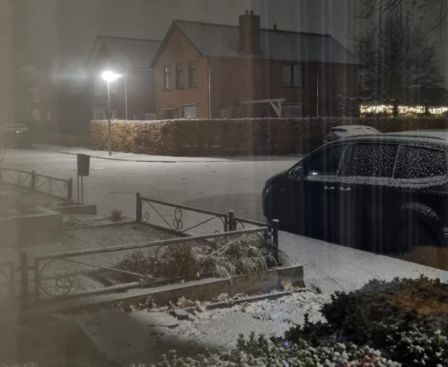 sneeuwinnovember.thumb.jpg.4d705999d2085fe59dc5d13e9c8bee9a.jpg