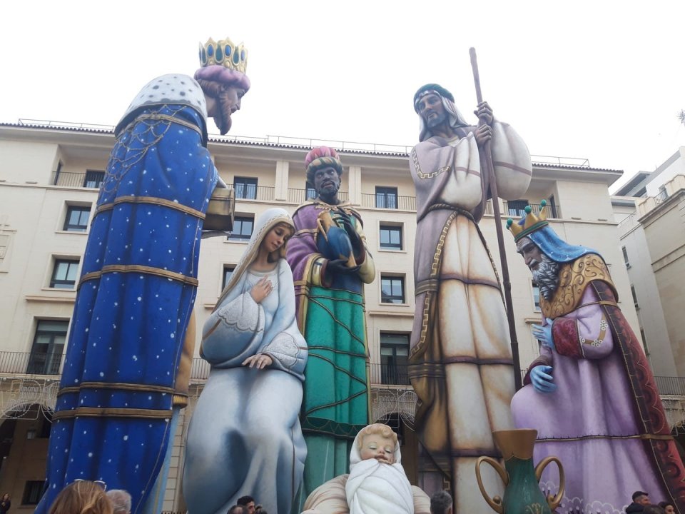 Belen.thumb.jpg.576ca1052fdfca68e23f82660fa62dd1.jpg