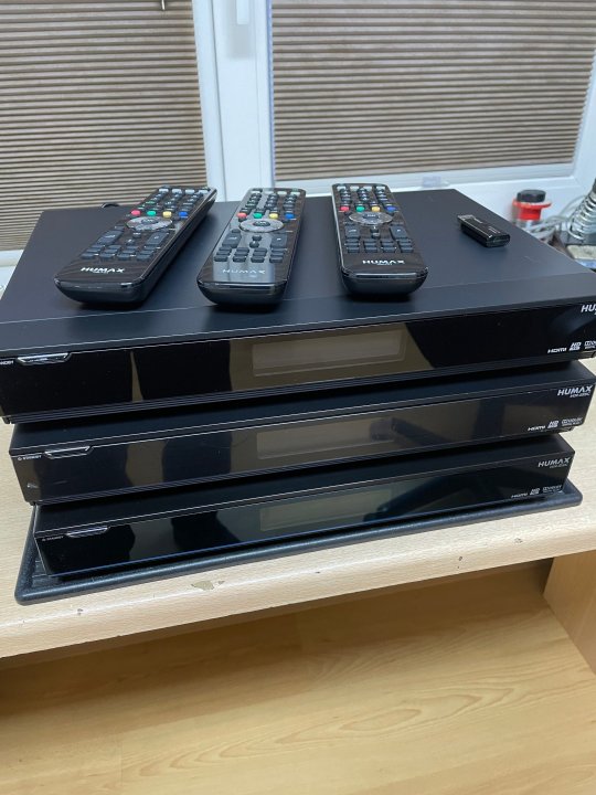 Humax 1.JPG