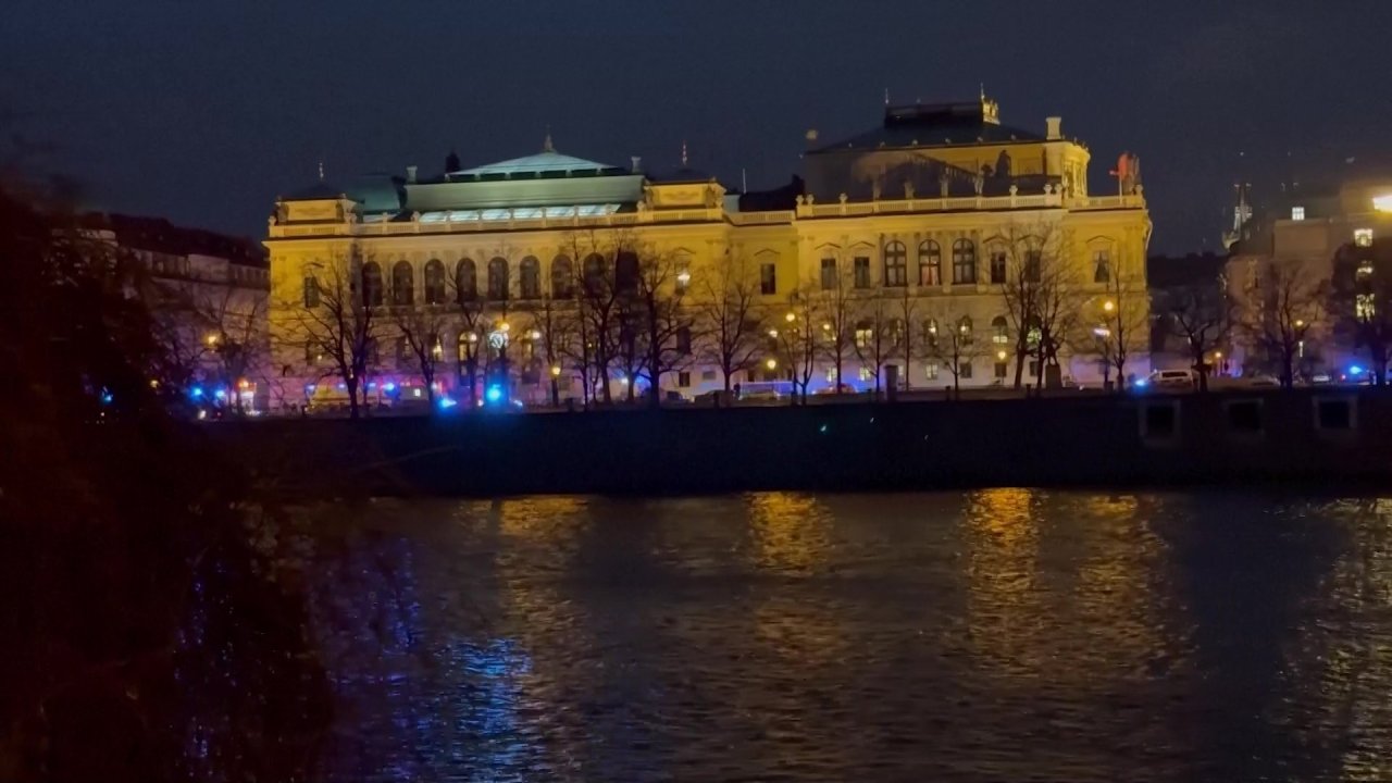 vlcsnap-2023-12-21-19h19m45s015.jpg
