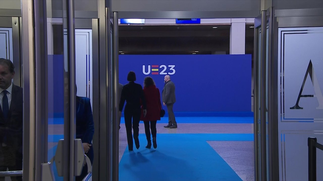 vlcsnap-2023-12-21-21h08m38s460.jpg