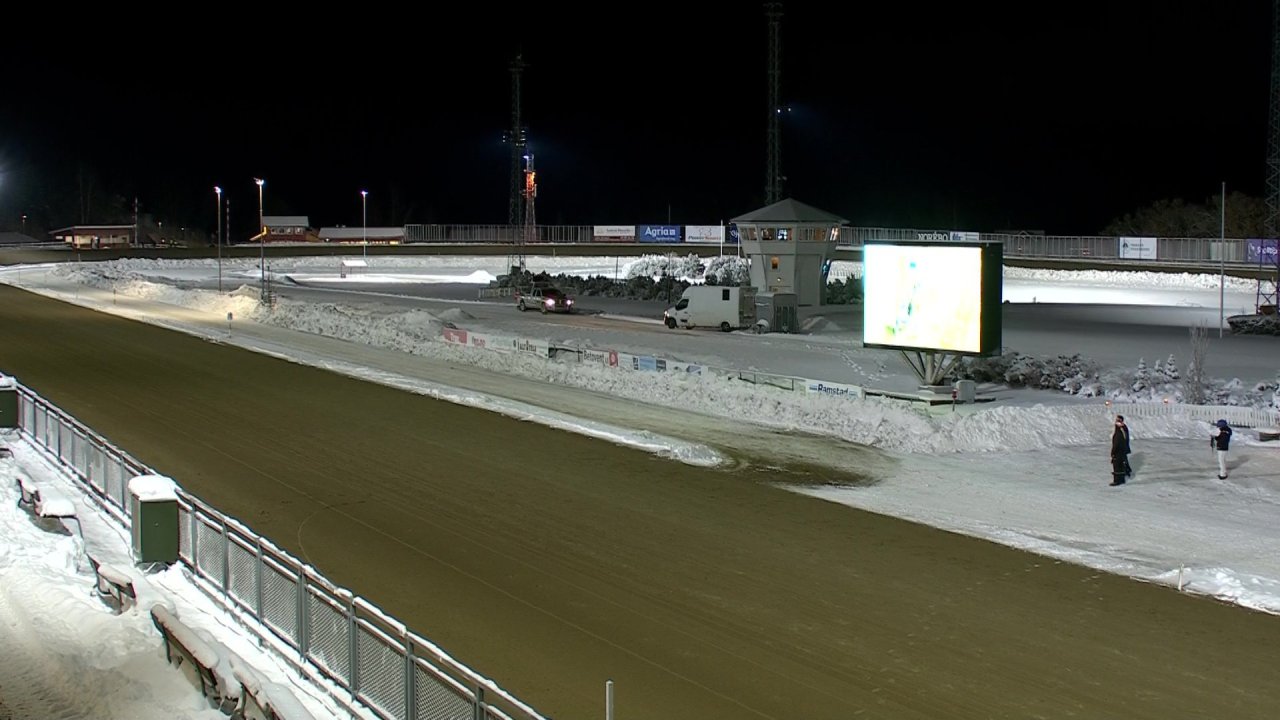 vlcsnap-2023-12-27-22h00m17s322.jpg