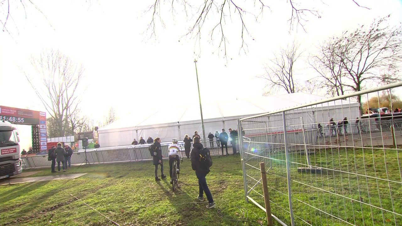 vlcsnap-2023-12-30-12h12m23s300.jpg