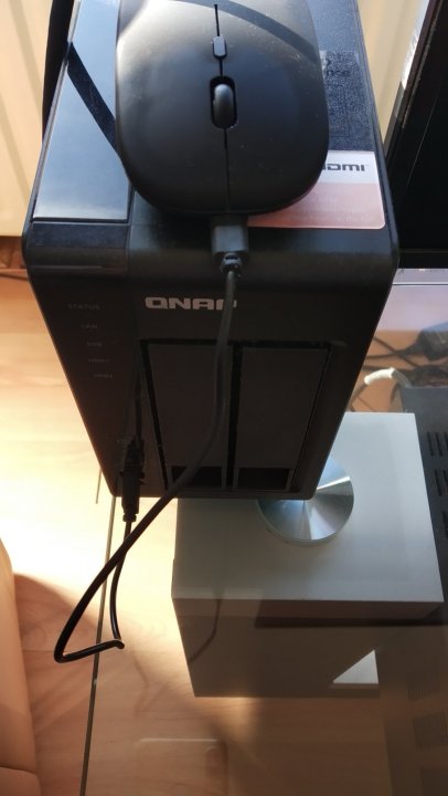 NAS-voed-muis.jpg