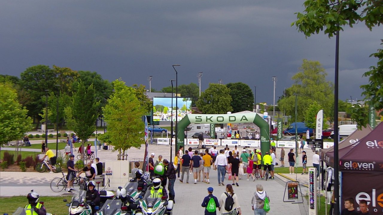 vlcsnap-2024-06-26-19h50m00s833.jpg