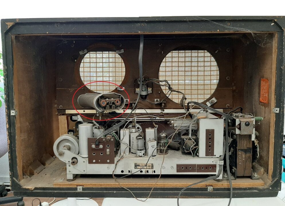 Philips BX750a rear 3.jpeg