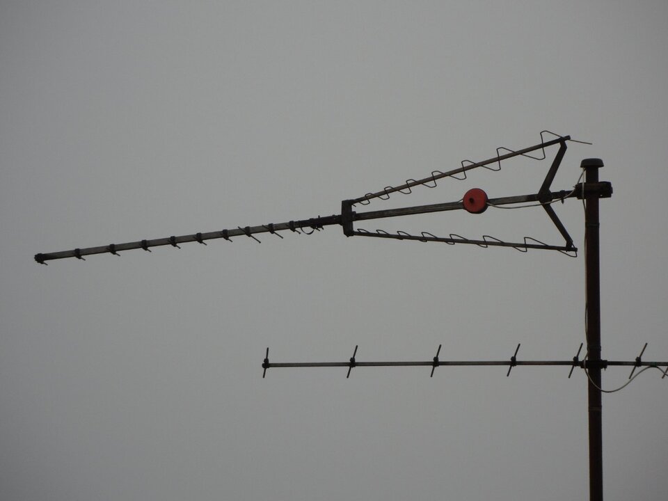 UHF Lgh1.JPG