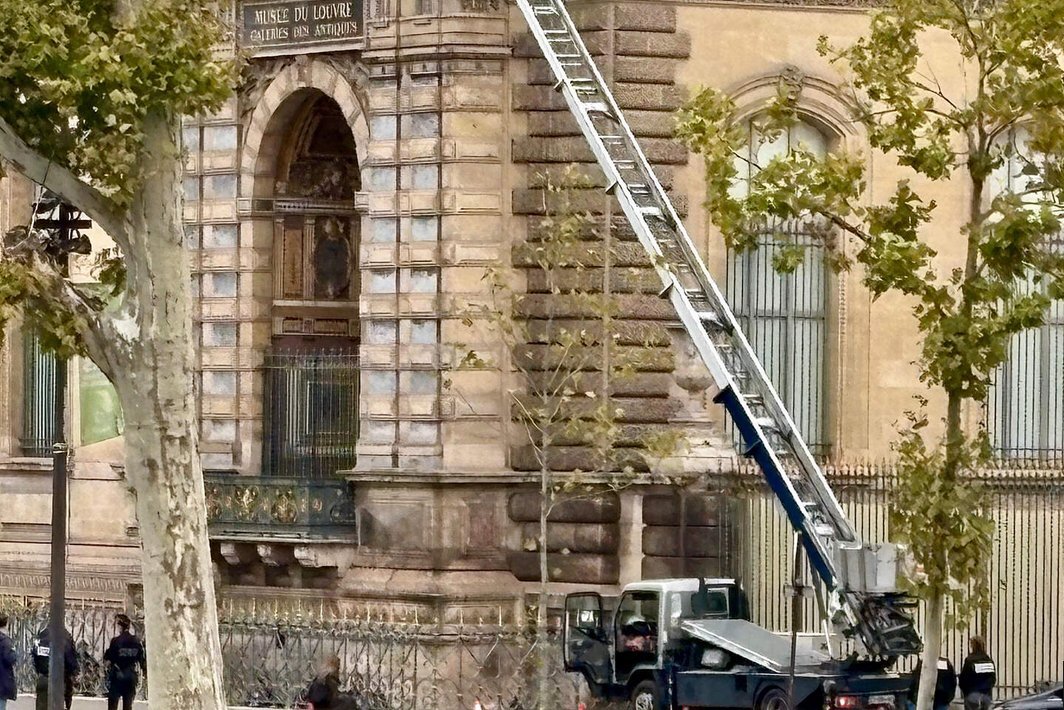 ladderwagen.jpg.a61463611b365f5e58e91f715ba98922.jpg