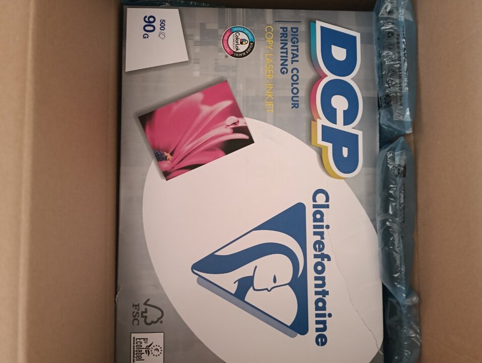 Papier.thumb.jpg.76b09bd135cc98c30866e59e92a763ec.jpg