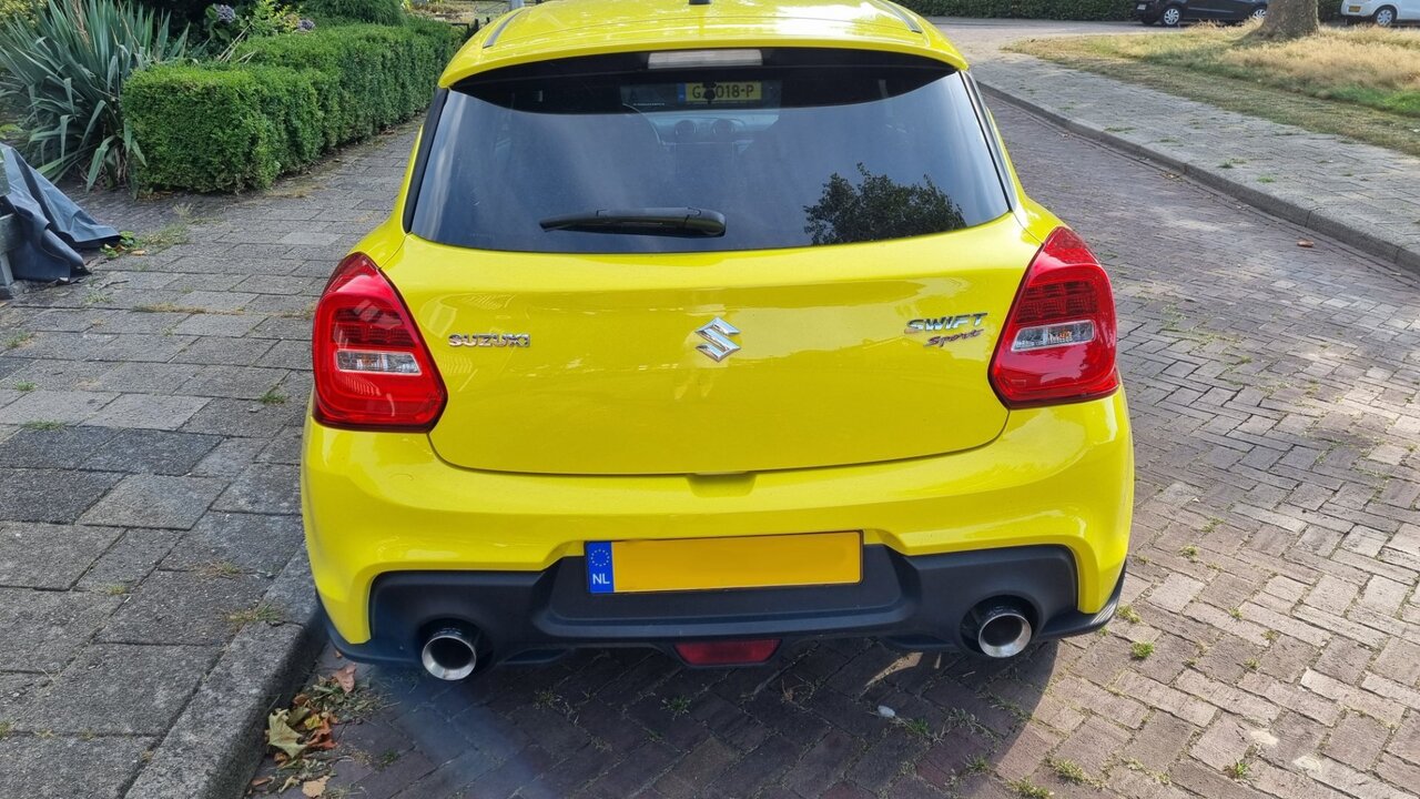 suzukiachterkant.thumb.jpg.d330af0552a097f8f3ca9ac585704579.jpg