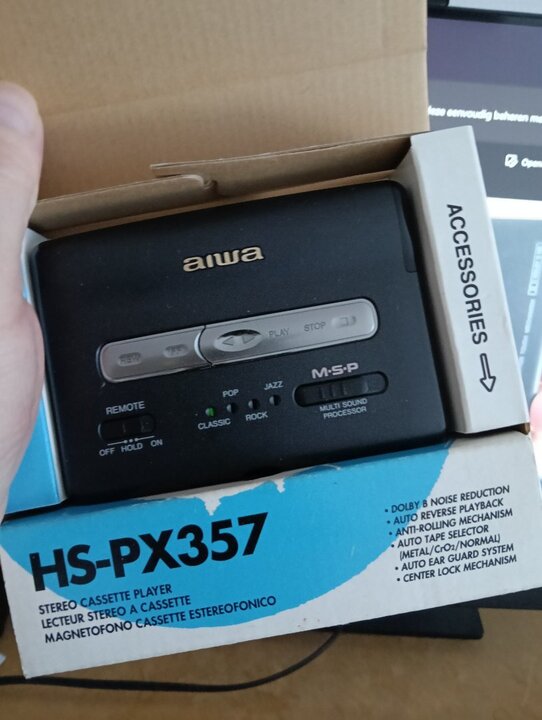 aiwa_2.thumb.jpg.086d1ea67e9fc16f87518d1352258143.jpg